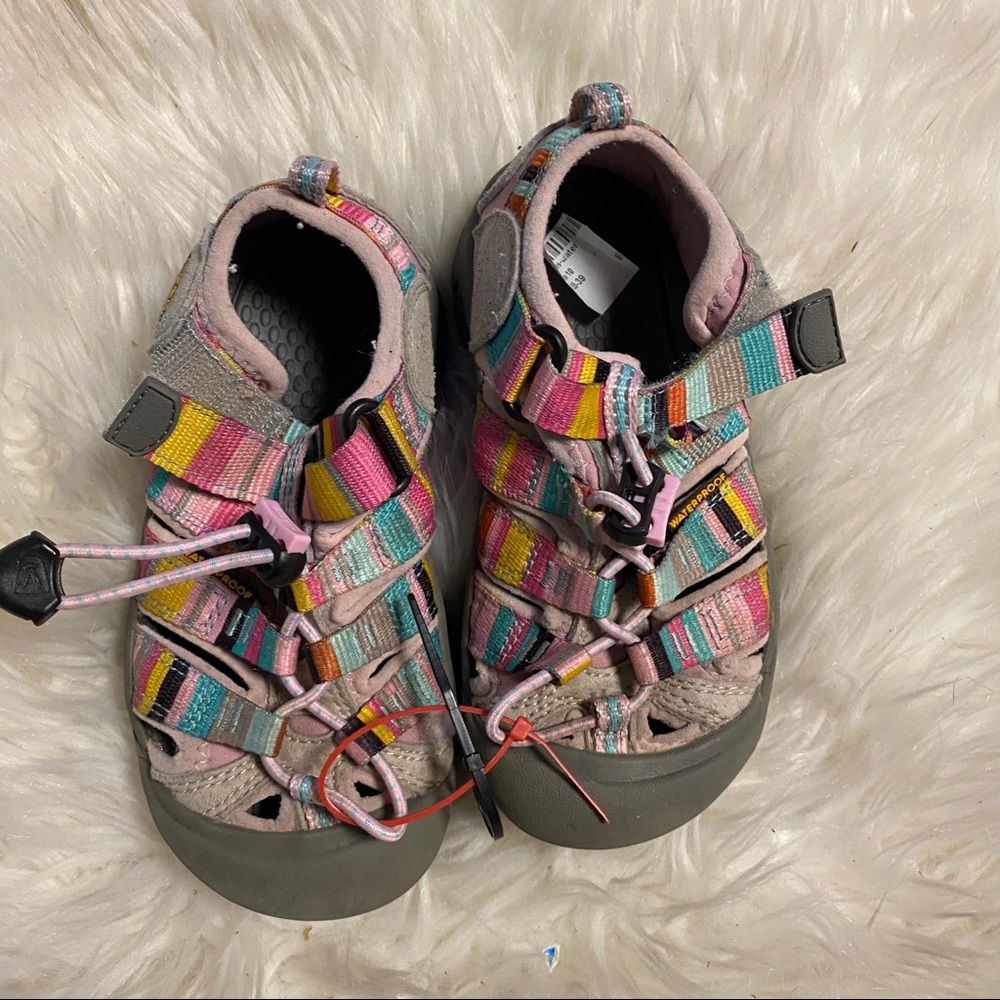 Keen Girls Sports Sandals sz 10 # box 32